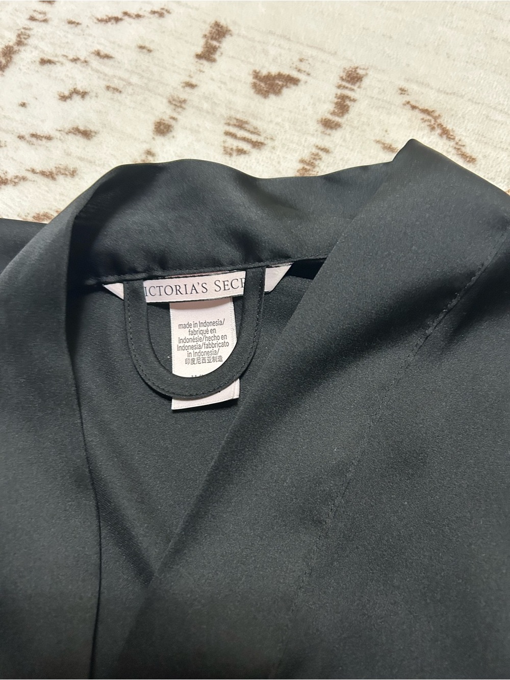 Victoria’s Secret Black Satin Feel Kimono Wrap Robe Ruffle Trim M/L - Picture 8 of 9